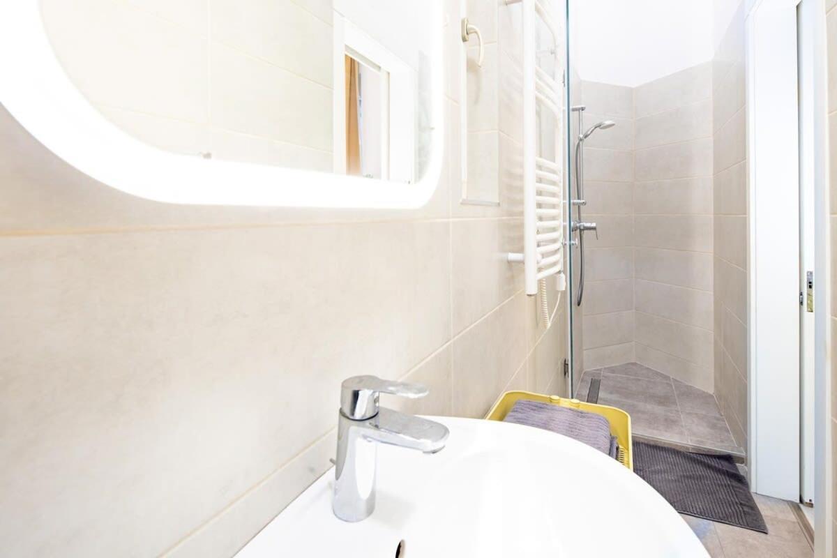 Very - Easy Use - Air Con Apartment *